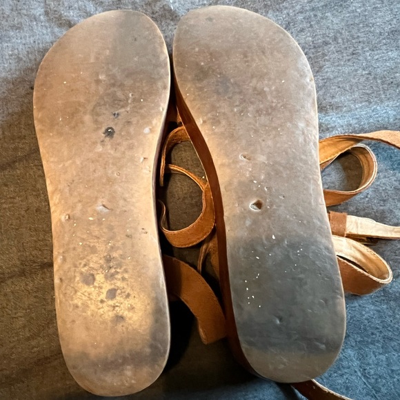 Able Pamela Flatform Wrap Sandal - Picture 6 of 6